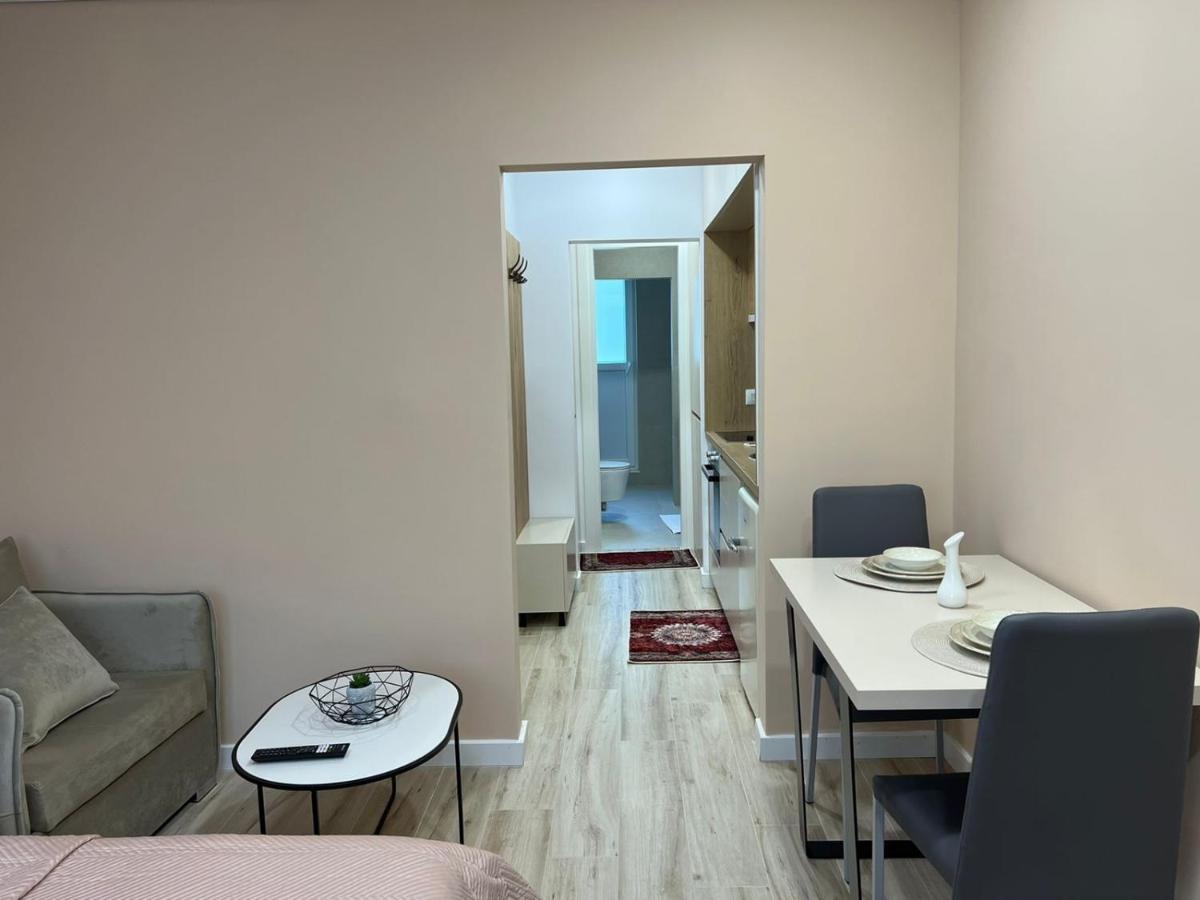 Smart Home , Lovely Apartment In Tirana Exterior photo